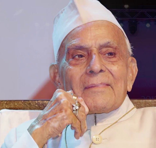 Renowned Urdu Poet 'Gulzar' Dehlvi passes away