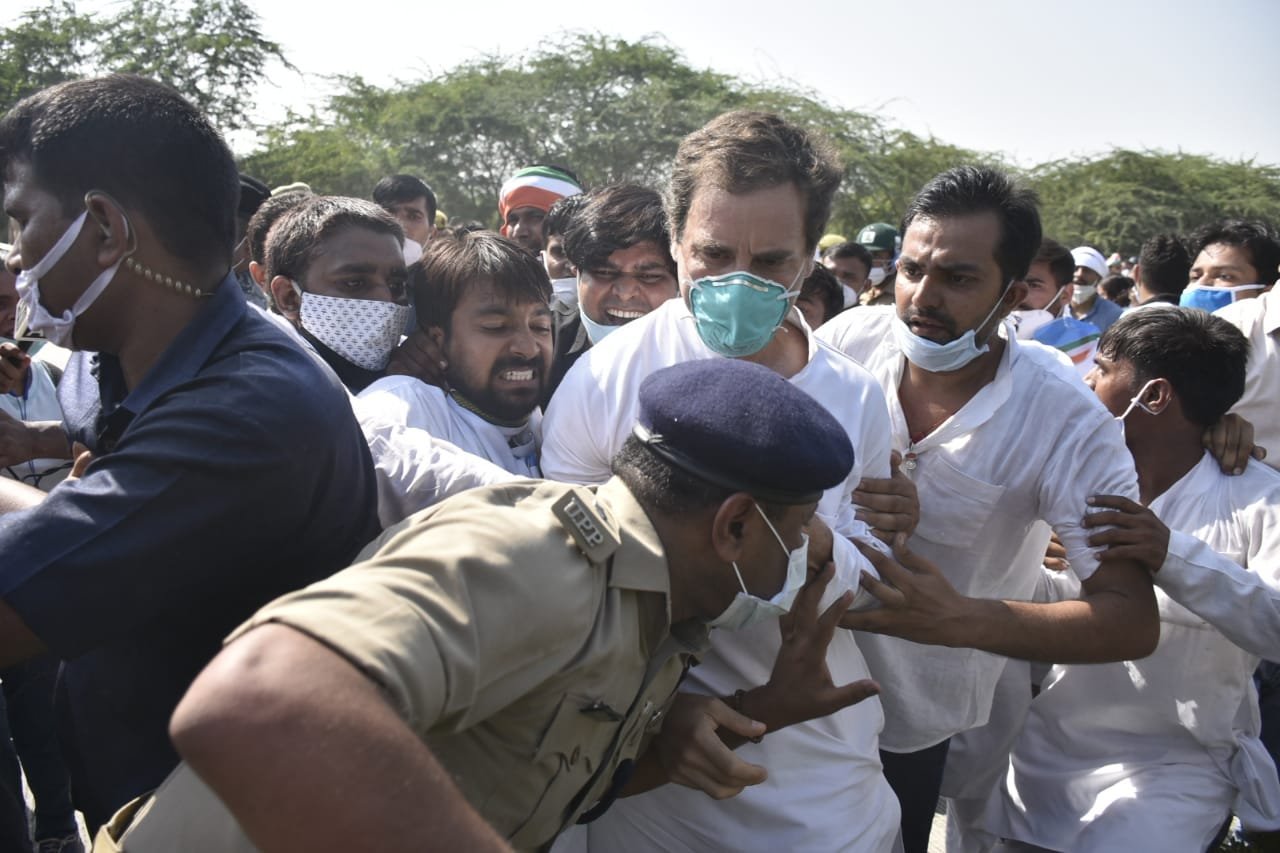 Uttar Pradesh Police lodged an FIR against Rahul Gandhi, Priyanka Gandhi and other Congress workers
