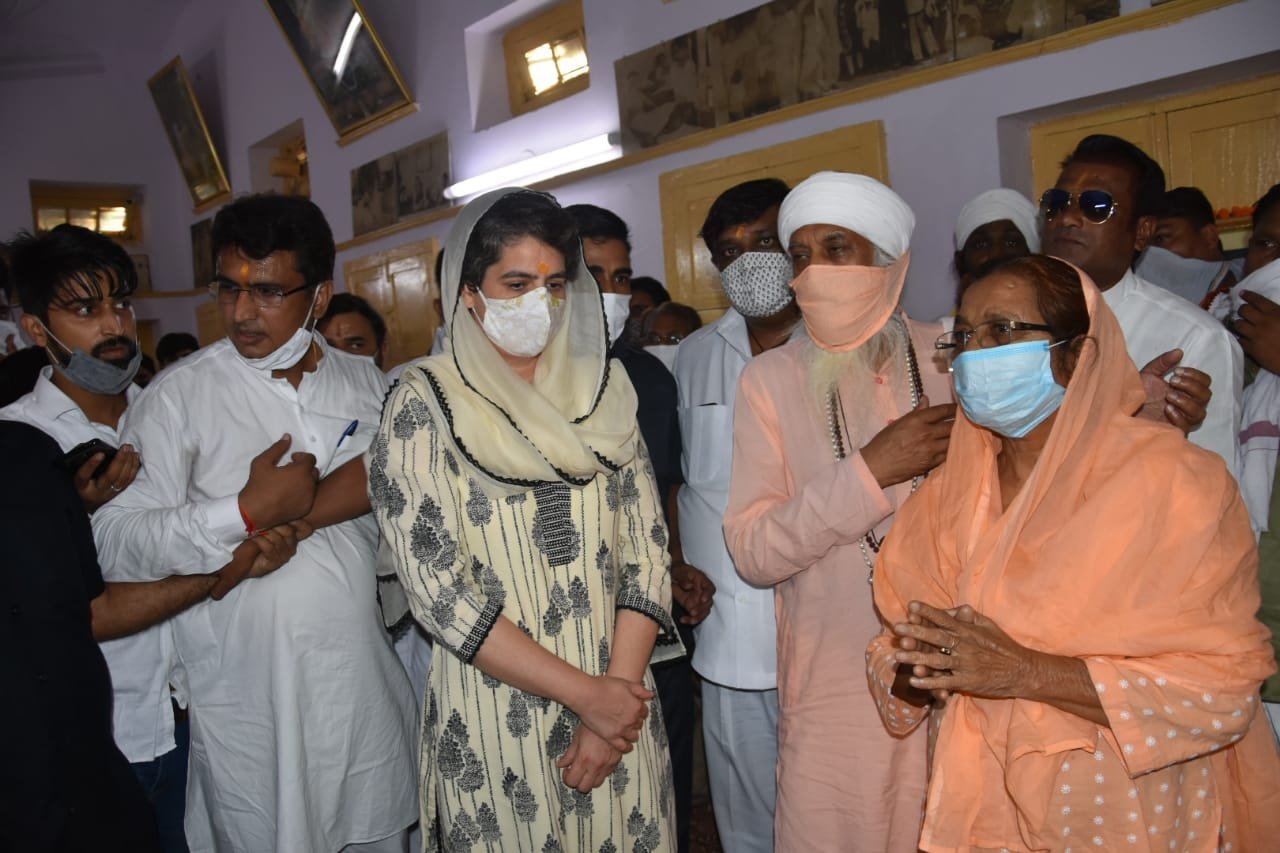 Priyanka Gandhi arrives at Prachin Bhagwan Valmiki Mandir, to attend a prayer meet for the Hathras victim