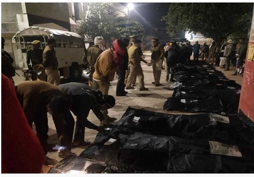 Uttar Pradesh News: 14 killed in road accident in Pratapgarh