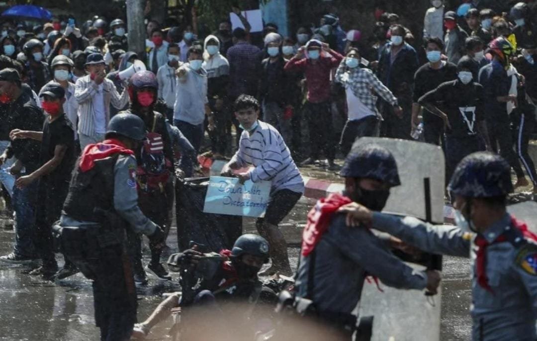 Myanmar Junta Raids Aung San Suu Kyi's Party Offices National League for Democracy