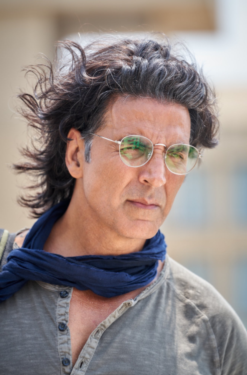 Bollywood Superstar Akshay Kumar reveals first look as an archaeologist