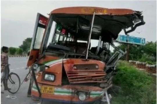 Road Accident: More than 25 injured in A Truck Collision In Etawah