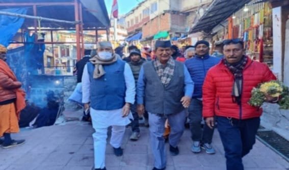 Uttarakhand Ex Chief Minister Harish Rawat visited the Badrinath temple