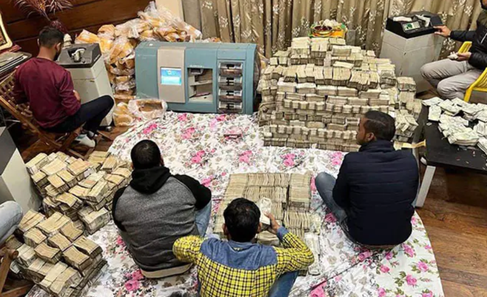 I-T sleuths raid UP businessmen