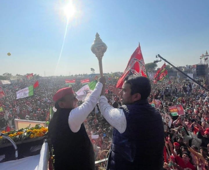 SP leader Akhilesh Yadav in joint rally with RLD’s Jayant Chaudhary