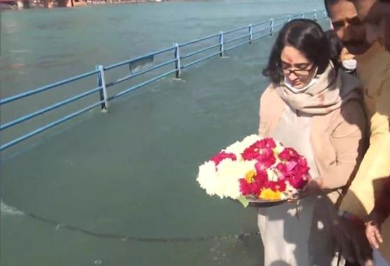 Gen Bipin Rawat & wife's ashes immersed in Ganga