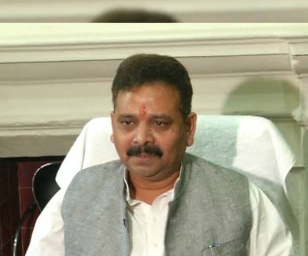varanasi/varanasi-bjp-mla-ravindra-jaiswal-decided-not-to-take-sallary