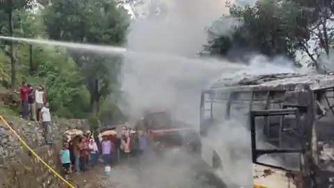 Gujarat pilgrims bus caught fire going to char dham yatra