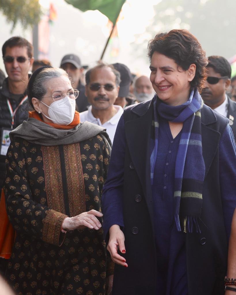 Sonia Gandhi opts for Rajya Sabha, Priyanka may make poll debut from Raebareli in LS elections