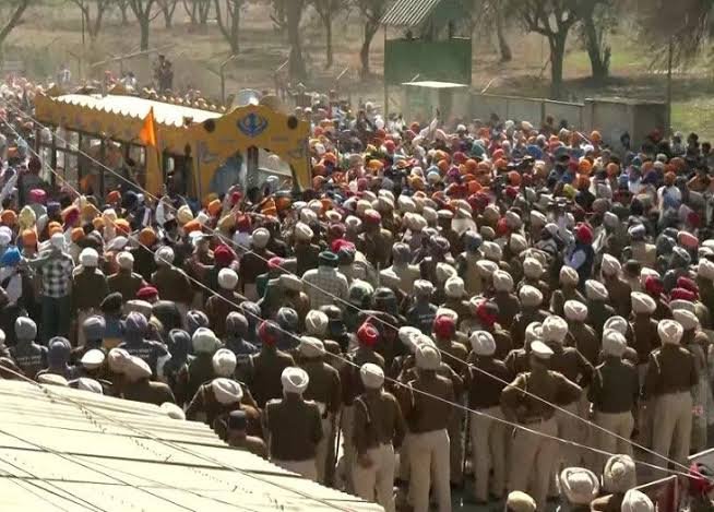 Punjab: Sikh separatist leader Amritpal’s supporters clash with cops