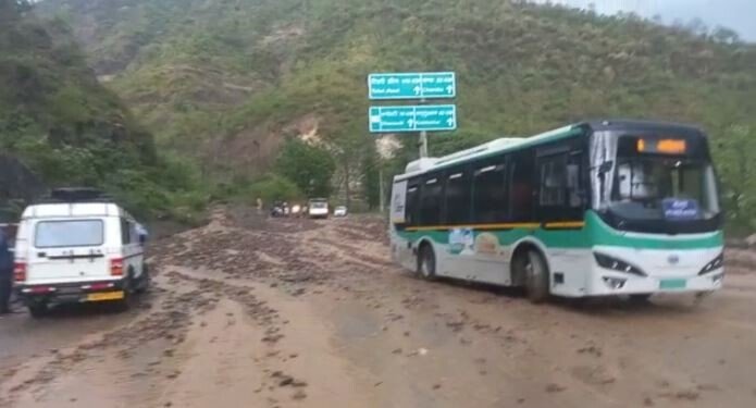 Heavy rain lashes parts of Dehradun