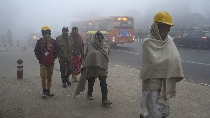 Severe cold continues in North India including Delhi-NCR, Life Disrupted