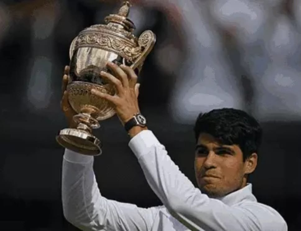 Carlos Alcaraz beats Novak Djokovic in Wimbledon final