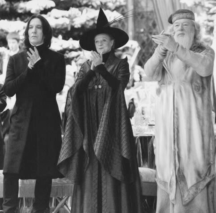 Maggie Smith, Beloved 'Downton Abbey' And 'Harry Potter' Actor, Dies At 89