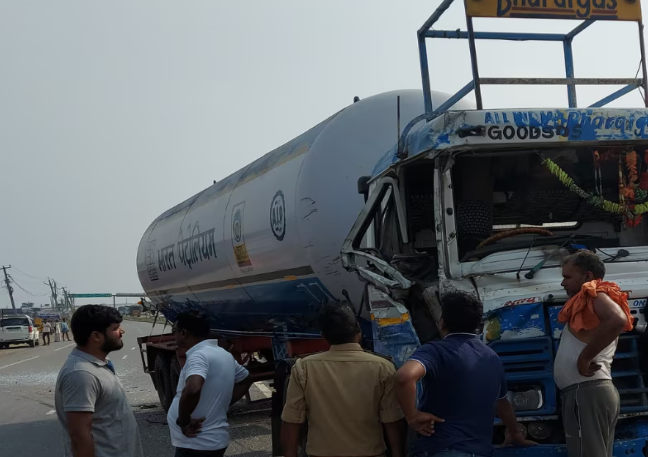 Major Explosion Averted in Jehanabad as LPG Tanker and Truck Collide — Driver's Quick Thinking Saves Lives