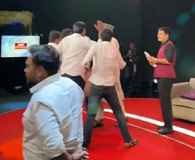 SP Workers Beat Maulana Sajid Rashidi Over Offensive Remark