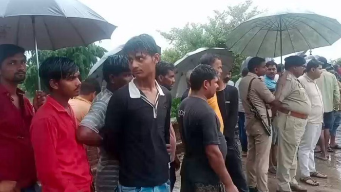 Gonda Tragedy: 11 Devotees Die as Bolero Falls into Canal