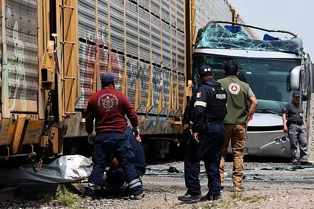 Mexico Train Bus Crash: 10 Dead, Over 40 Injured