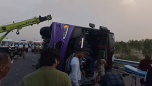 Agra-Lucknow Expressway Bus Accident: 6 Dead