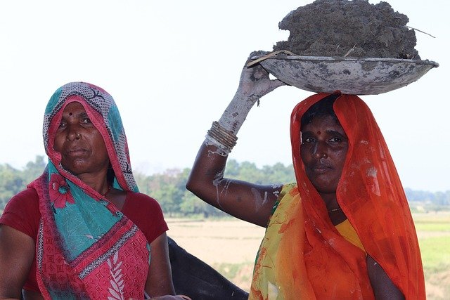 Supreme Court Calls Homemakers ‘Nation Builders’, Fixes ₹30,000 Monthly Value