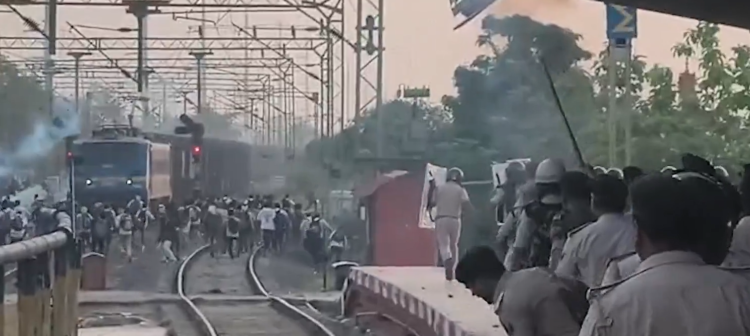 Patliputra Station Protest Turns Violent, Police Take Action