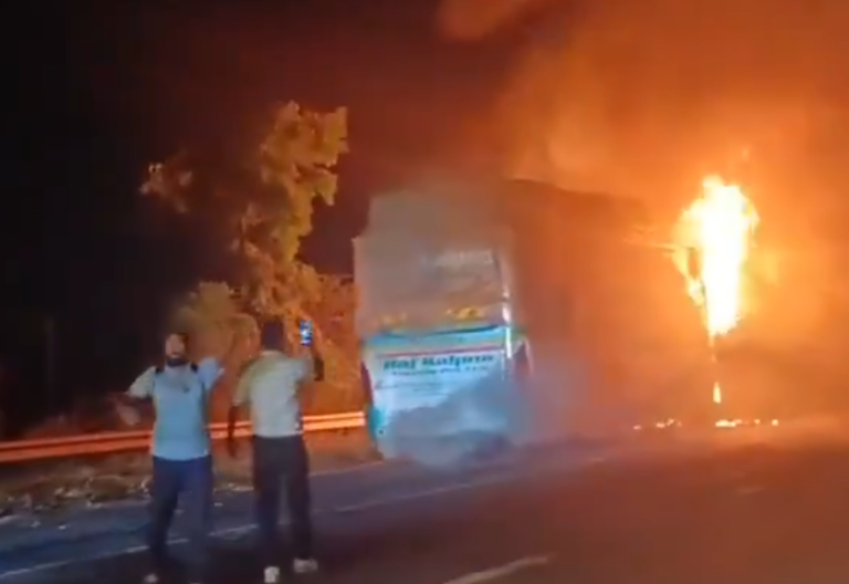 Yamuna Expressway Bus Fire, 9 Dead