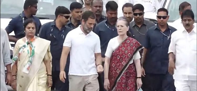 Bharat Jodo Yatra resumes, Sonia Gandhi walks with Rahul in