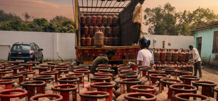 Commercial LPG Price Hike 19kg Cylinder Up by ₹993