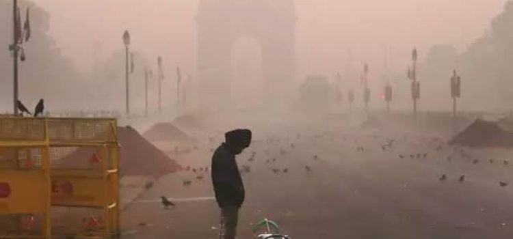 Delhi NCR on high alert, schools from 1st to 8th closed in N