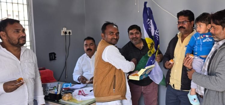 Gaya News Rashtriya Lok Morcha workers celebrated NDA's victory in Delhi