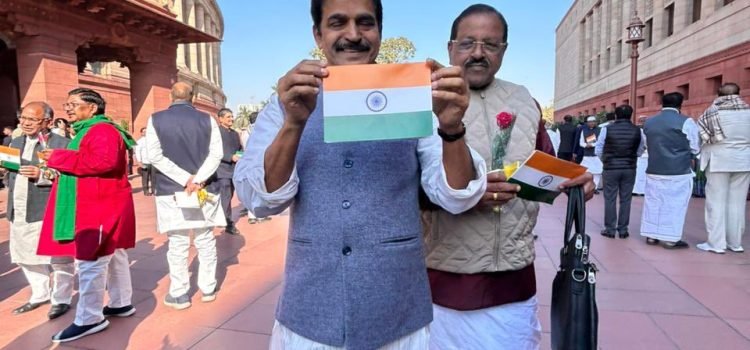Congress MPs Adopt Unique Protest Method in Parliament Complex, Present Rose and Tricolour to NDA Leaders
