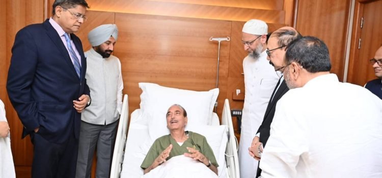Ghulam Nabi Azad hospitalised in Kuwait