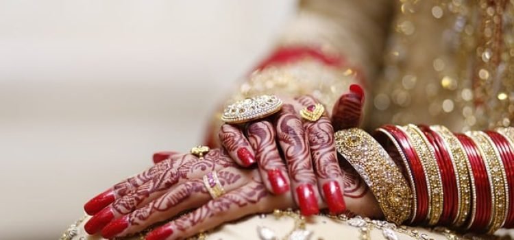 Bride Elopes 10 Days Before Wedding with Jewelry and Cash