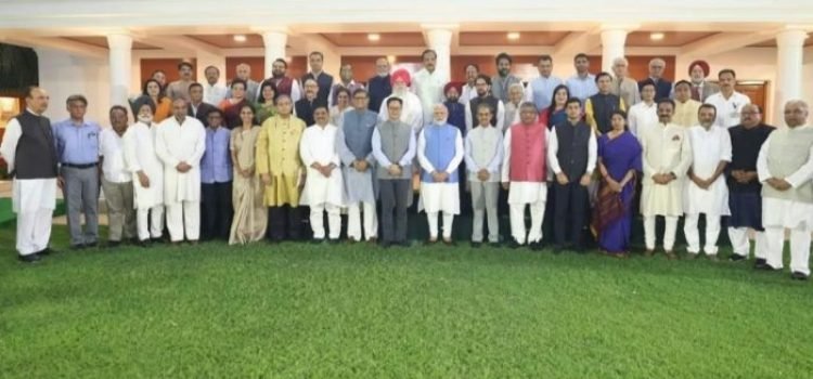 Is Shashi Tharoor Getting Closer to BJP Seen Again with PM Modi