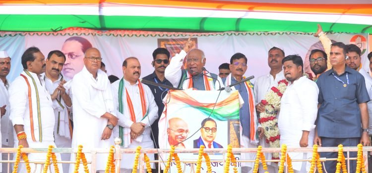 Kharge roared in Buxar, said- PM Modi and Nitish duo are only for the chair, they have no concern for the development of Bihar