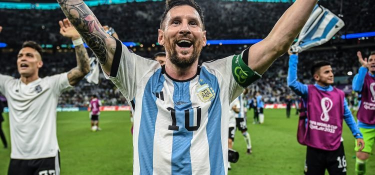 Messi shines as Argentina beat Mexico 2-0