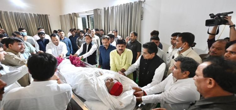 Mulayam Singh Yadav last rites