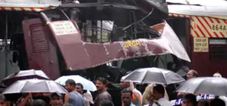 Mumbai Train Blast 2006 High Court Acquits All 12 Accused