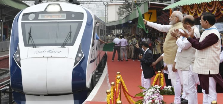 PM Modi Flagged off Vande Bharat express between Mysuru and