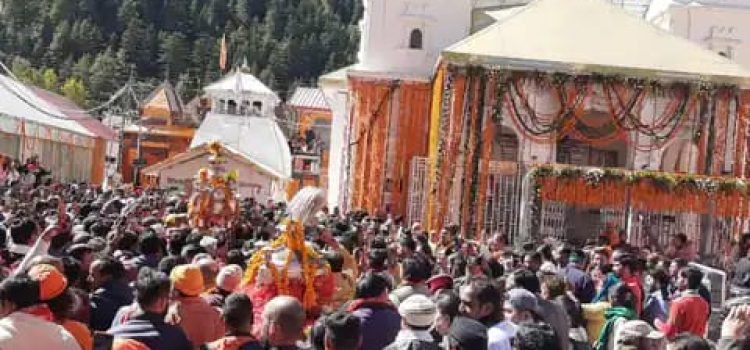 Portals of Gangotri shrine closed for winters
