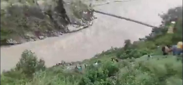 Rudraprayag Bus Accident Bus Falls into Alaknanda, 1 Dead, Many Missing