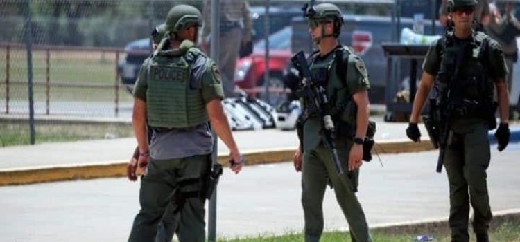 USA Virginia University shooting Three killed, suspect at large