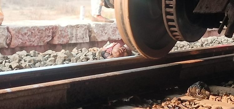 Rumor Triggers Tragedy: 12 Dead as Passengers Jump from Pushpak Express, Hit by Karnataka Express