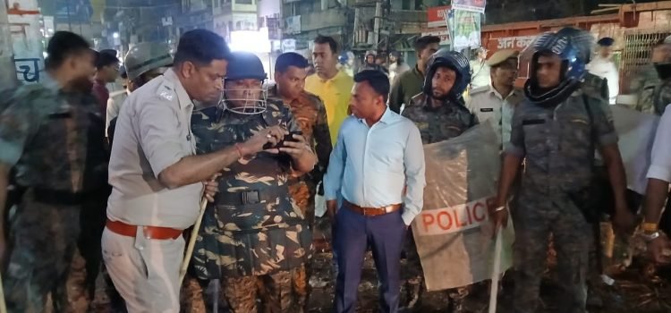 Jehanabad Violence During Matka Phod Event: Police Lathi Charge, Stone Pelting Injures Several
