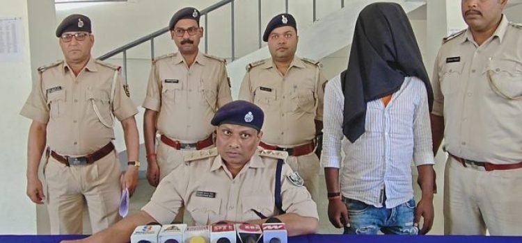 Jehanabad: Major Crackdown on Liquor Smugglers, Over 900 Bottles Seized