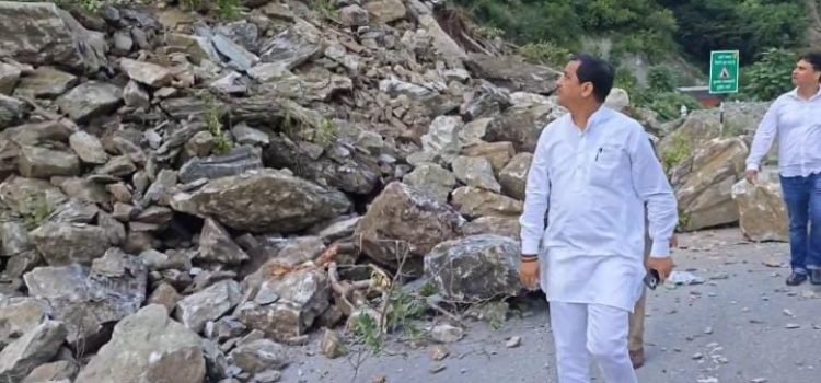 Landslide on Badrinath Highway MP Anil Baluni Escapes Safely