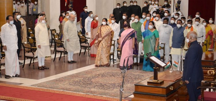 The President, Shri Ram Nath Kovind, the Vice President, Shri M. Venkaiah Naidu, the Prime Minister, Shri Narendra Modi and other members of Council of Ministers at the Swearing-in Ceremony, at Rashtrapati Bhavan, in New Delhi on July 07, 2021.