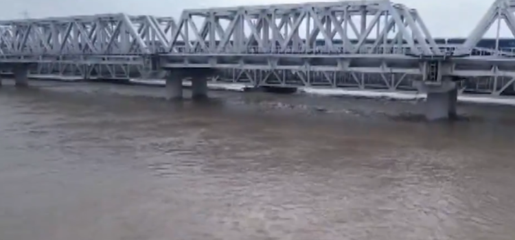 Flood Threat Looms Over Delhi, Old Railway Bridge Shut