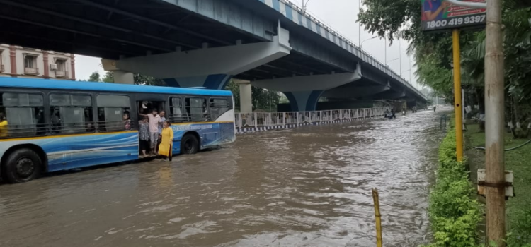Kolkata Flood Politics: BJP vs TMC Over Waterlogging Crisis